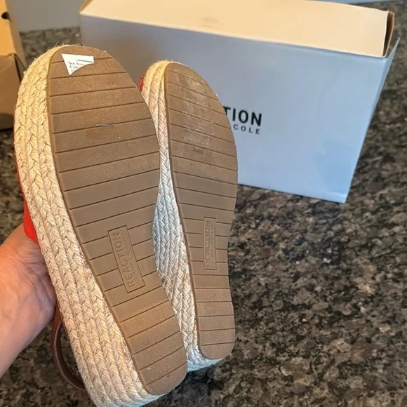 Kenneth Cole Reaction Red Orange rafia Wedge Espadrilles NIB 7.5 - Picture 4 of 11
